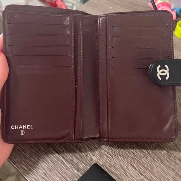 Chanel quilted lambskin zipped wallet - Picture 5 of 11